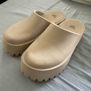 Wild fable chunky mule platform